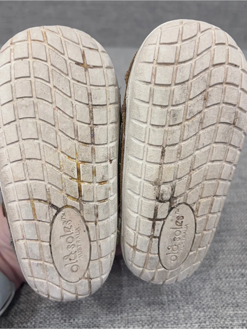 Old Soles size 23 (US size 7) GUC